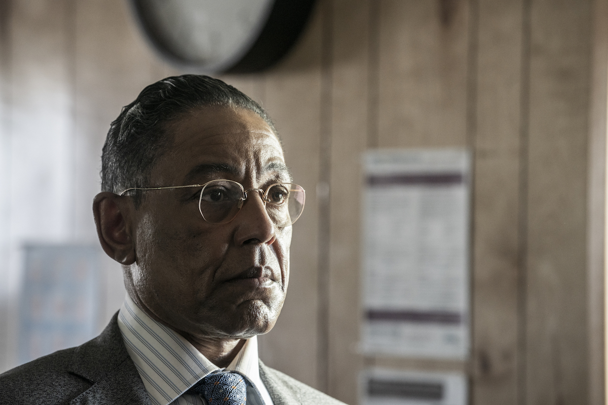 'Better Call Saul': Giancarlo Esposito wears glasses as Gus Fring, no longer waiting tables