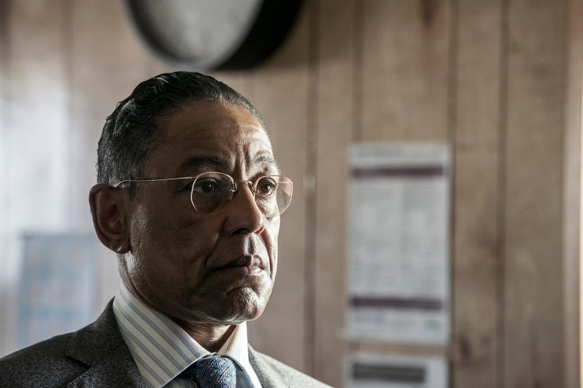 'Better Call Saul': Giancarlo Esposito wears glasses as Gus Fring, no longer waiting tables