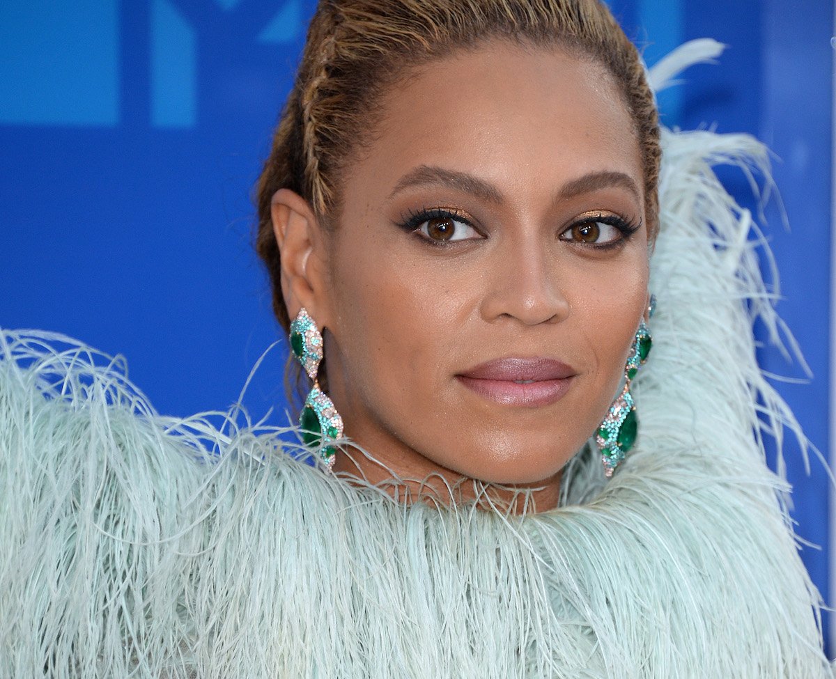 Beyonce poses at an event.