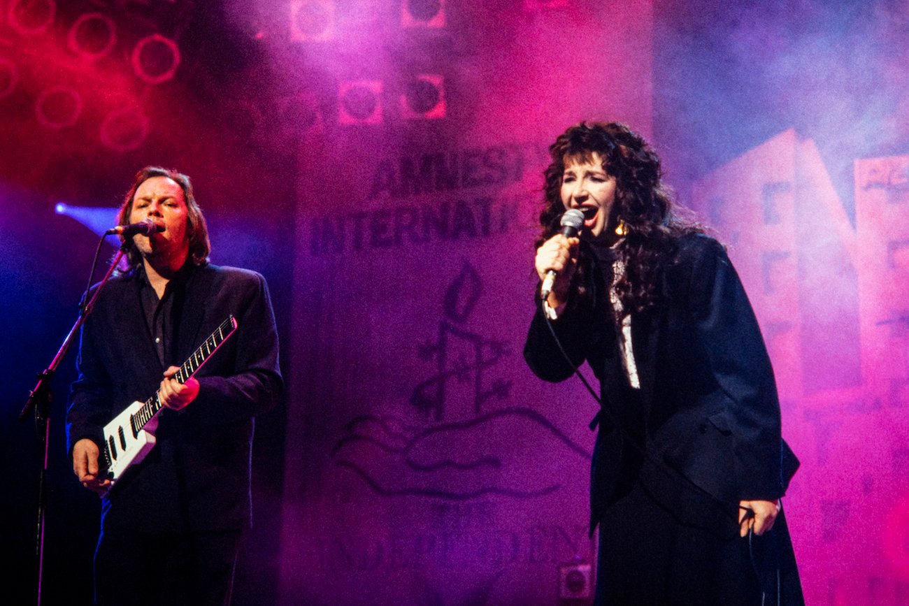 David Gilmour and Kate Bush performing together in 1985.