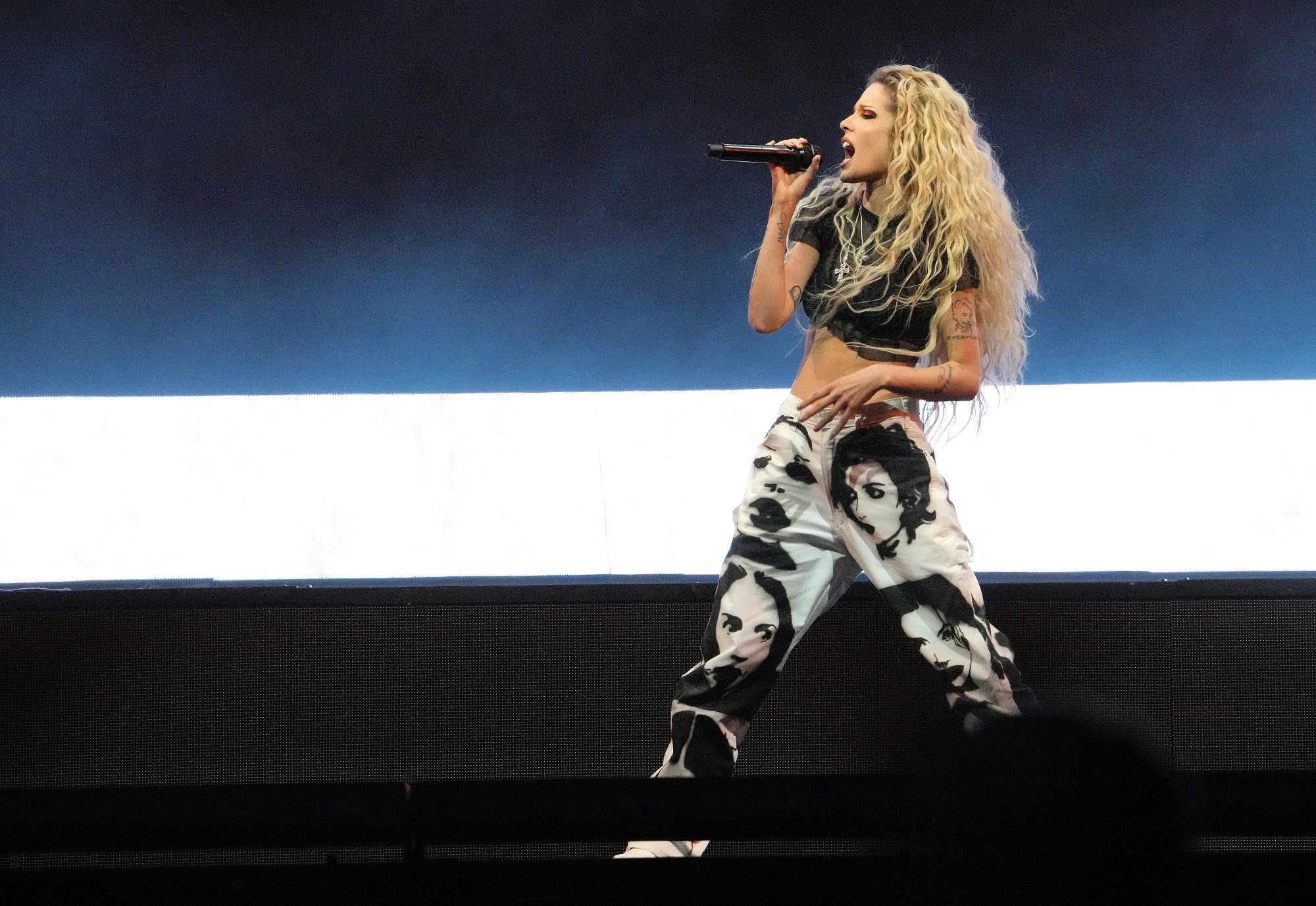 Halsey performs onstage during during the 2022 Governors Ball Music Festival