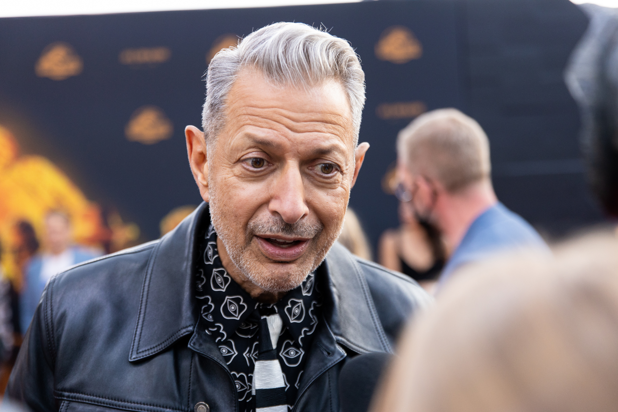 'Invasion of the Body Snatchers' star Jeff Goldblum wearing a collared black leather jacket