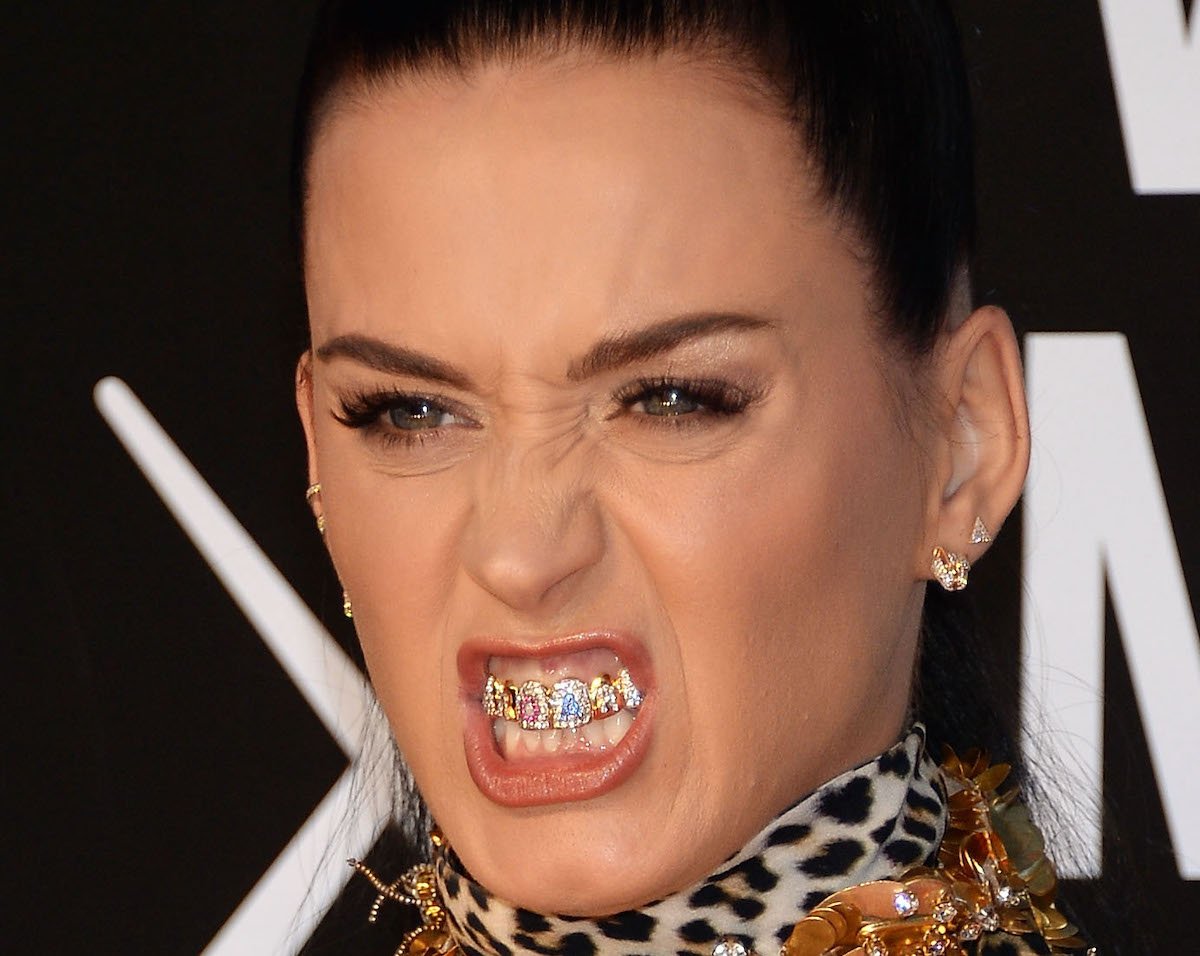 Katy Perry teeth grill Dark Horse music video
