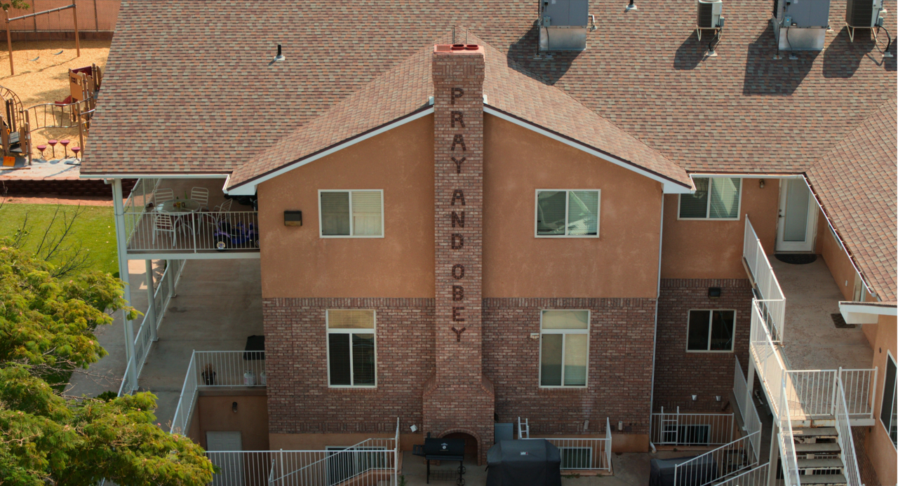 A picture of the building in which Warren Jeffs previously lived in 'Keep Sweet: Pray and Obey'