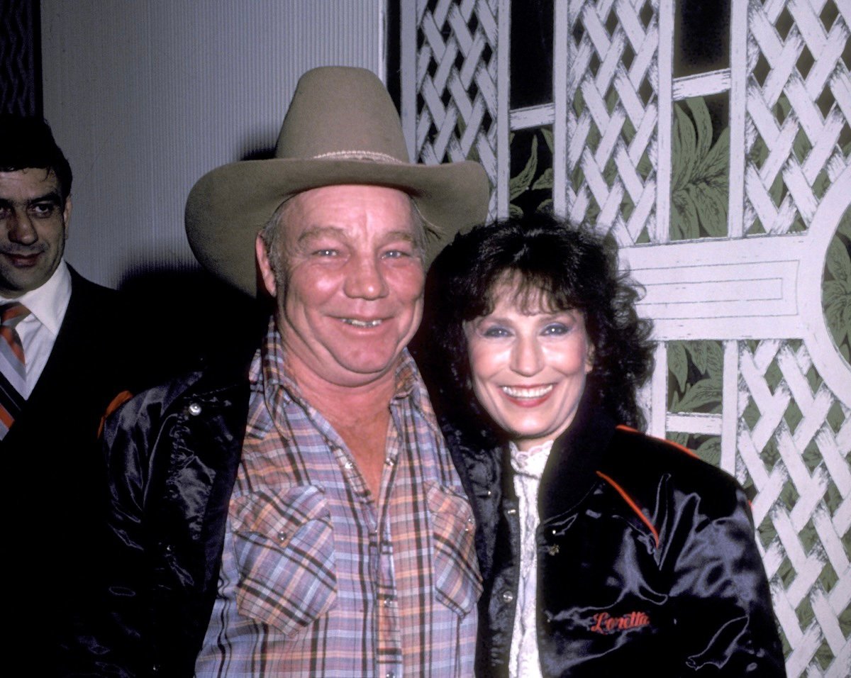 Loretta Lynn and Oliver ‘Doolittle’ Lynn pose for a picture c. 1982