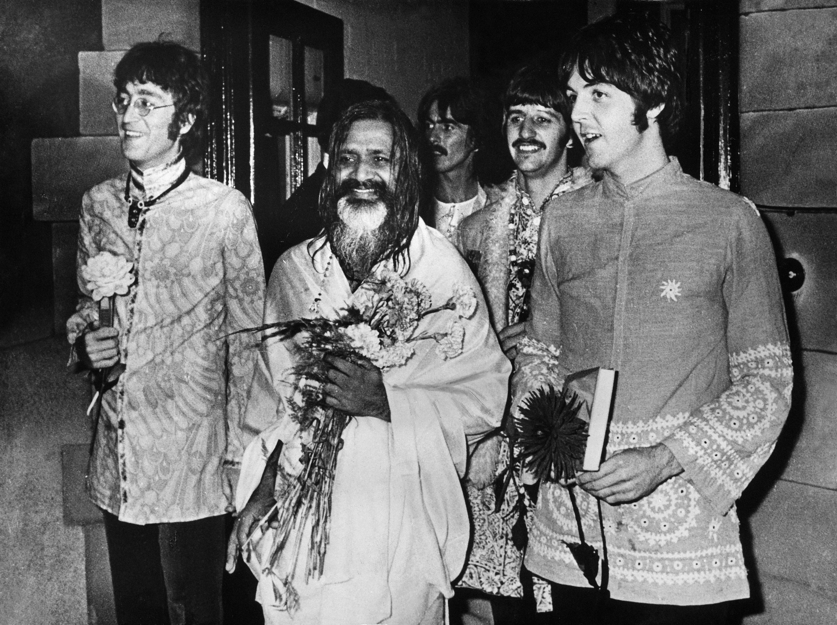 John Lennon, Maharishi Mahesh Yogi, George Harrison, Ringo Starr, and Paul McCartney