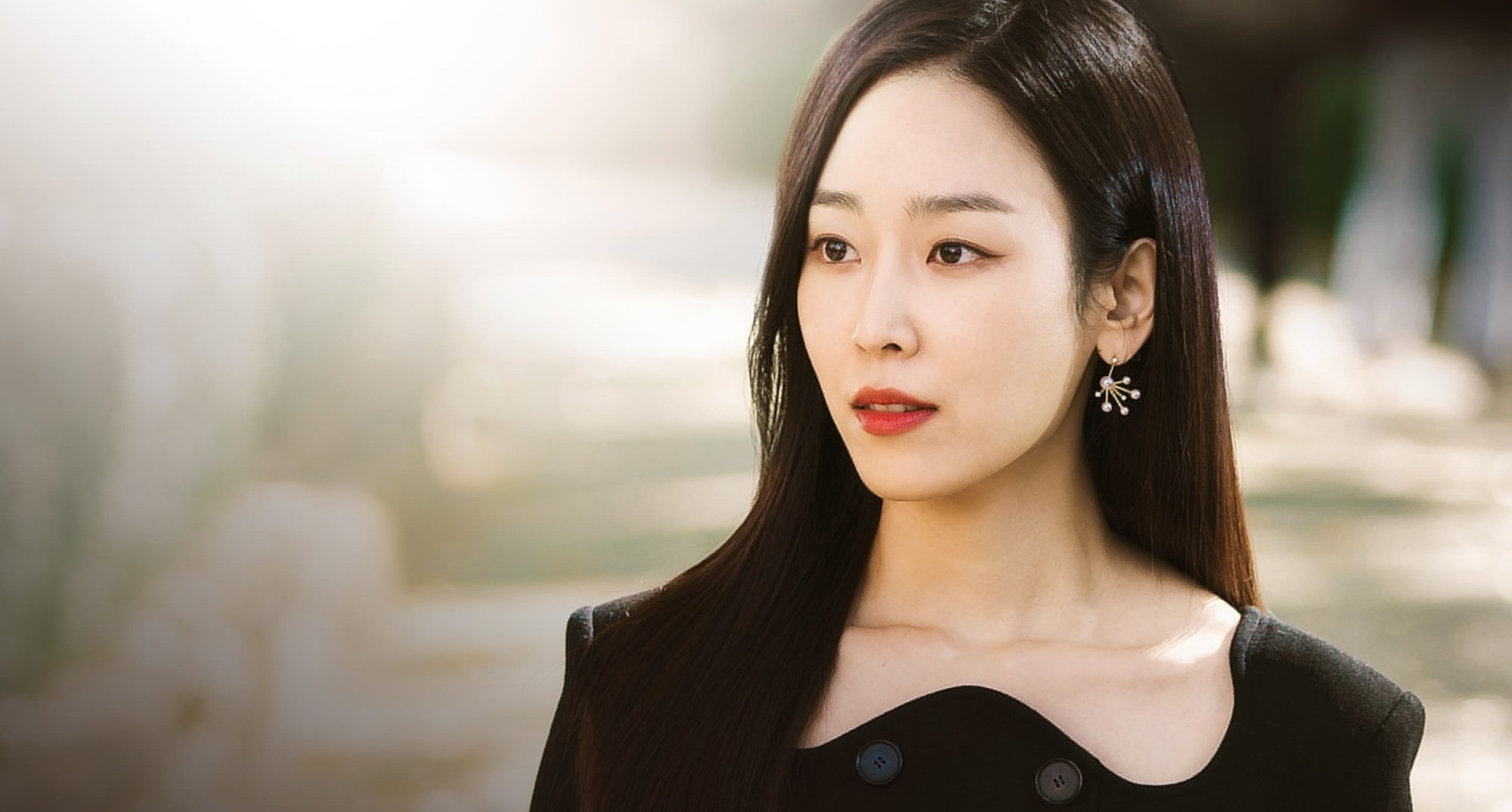 Seo Hyun-jin as Oh Soo-jae in 'Why Her?' Episode 1 wearing black dress.