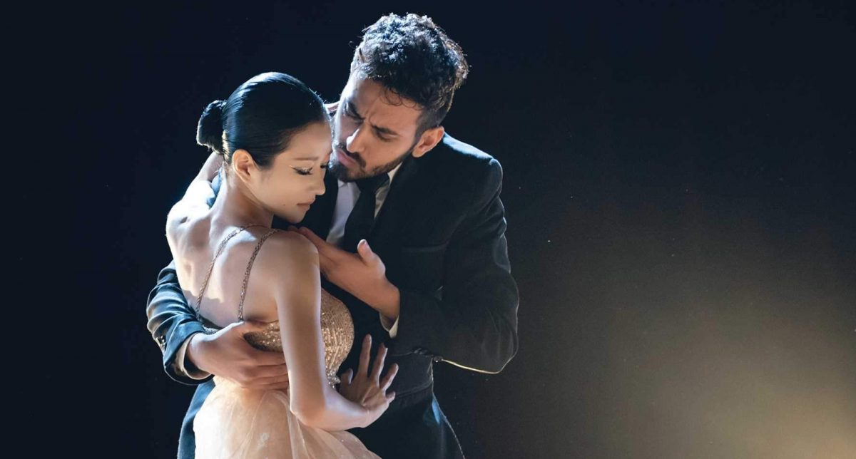 Seo Yea-ji and dancer Gustavo Álvarez in 'Eve' Episode 1 dancing the tango.