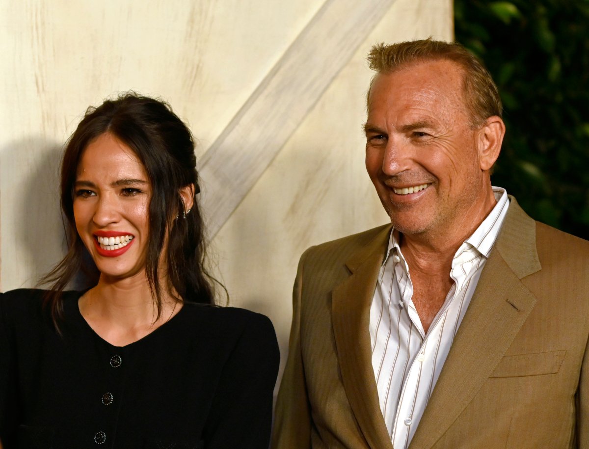 Yellowstone Kelsey Asbille and Kevin Costner attend the Paramount Network’s season 2 Premiere Party at Lombardi House on May 30, 2019 in Los Angeles, California.