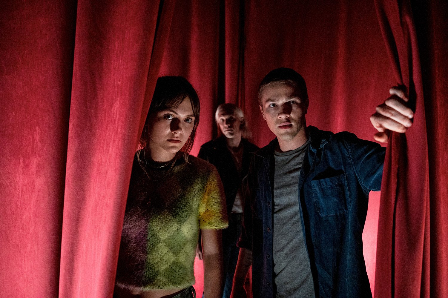 Emilia Jones as Kinsey Locke, Ian Lake as Bolton, Connor Jessup as Tyler Locke in Locke & Key Season 3