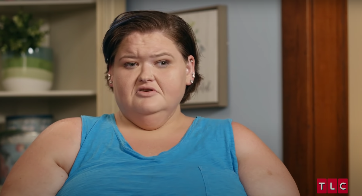 Amy Slaton of TLC's '1000-lb Sisters' wearing a blue top