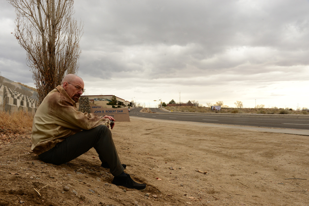 'Breaking Bad': Bryan Cranston sits on the ground after causing many deaths