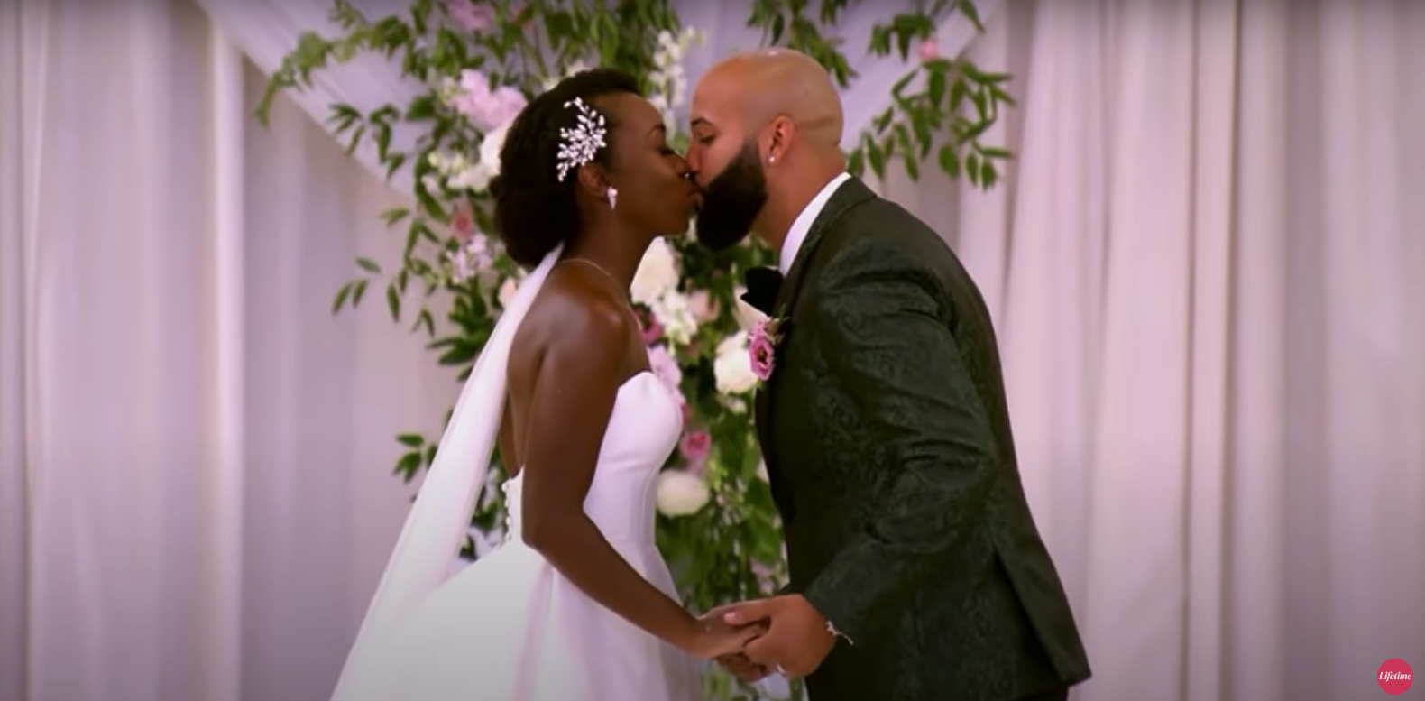 Briana and Vincent kissing on their wedding day on 'Married at First Sight'