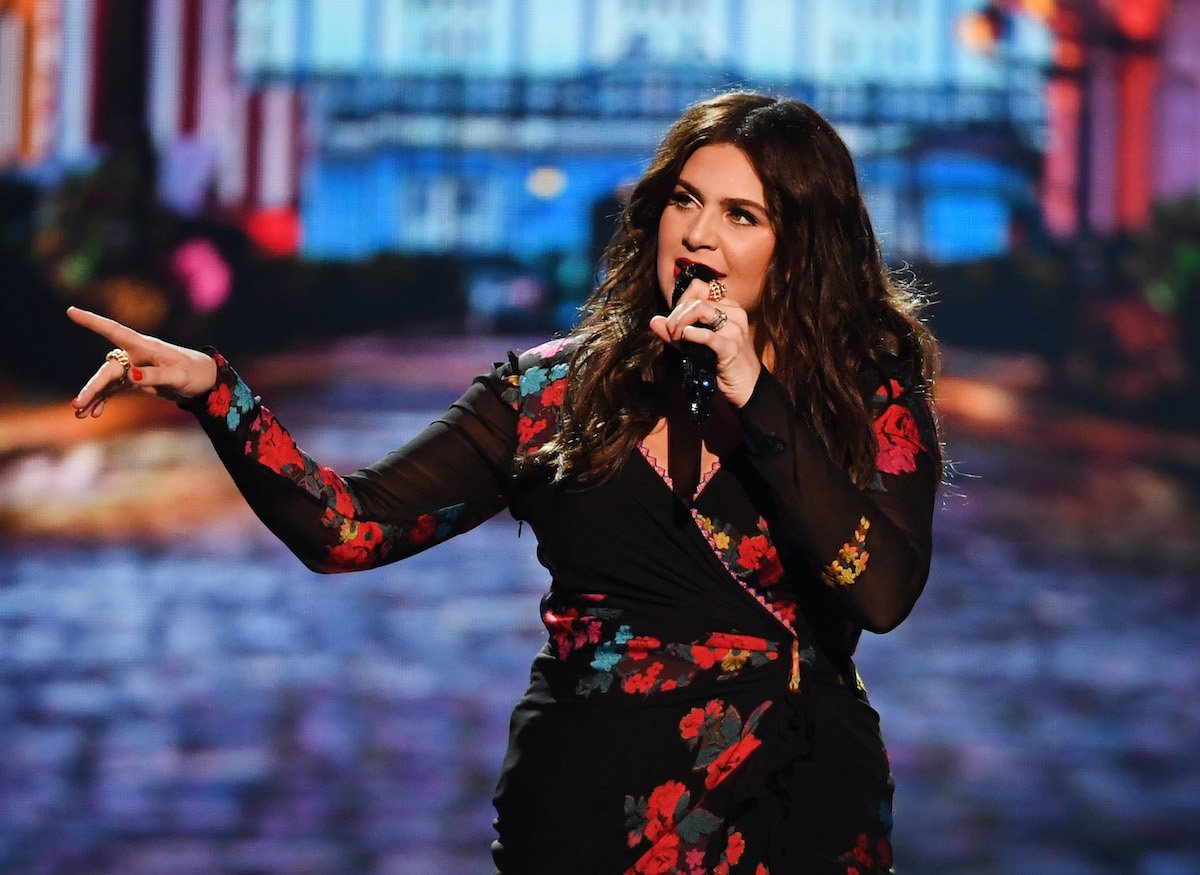 Hillary Scott perfomring on stage