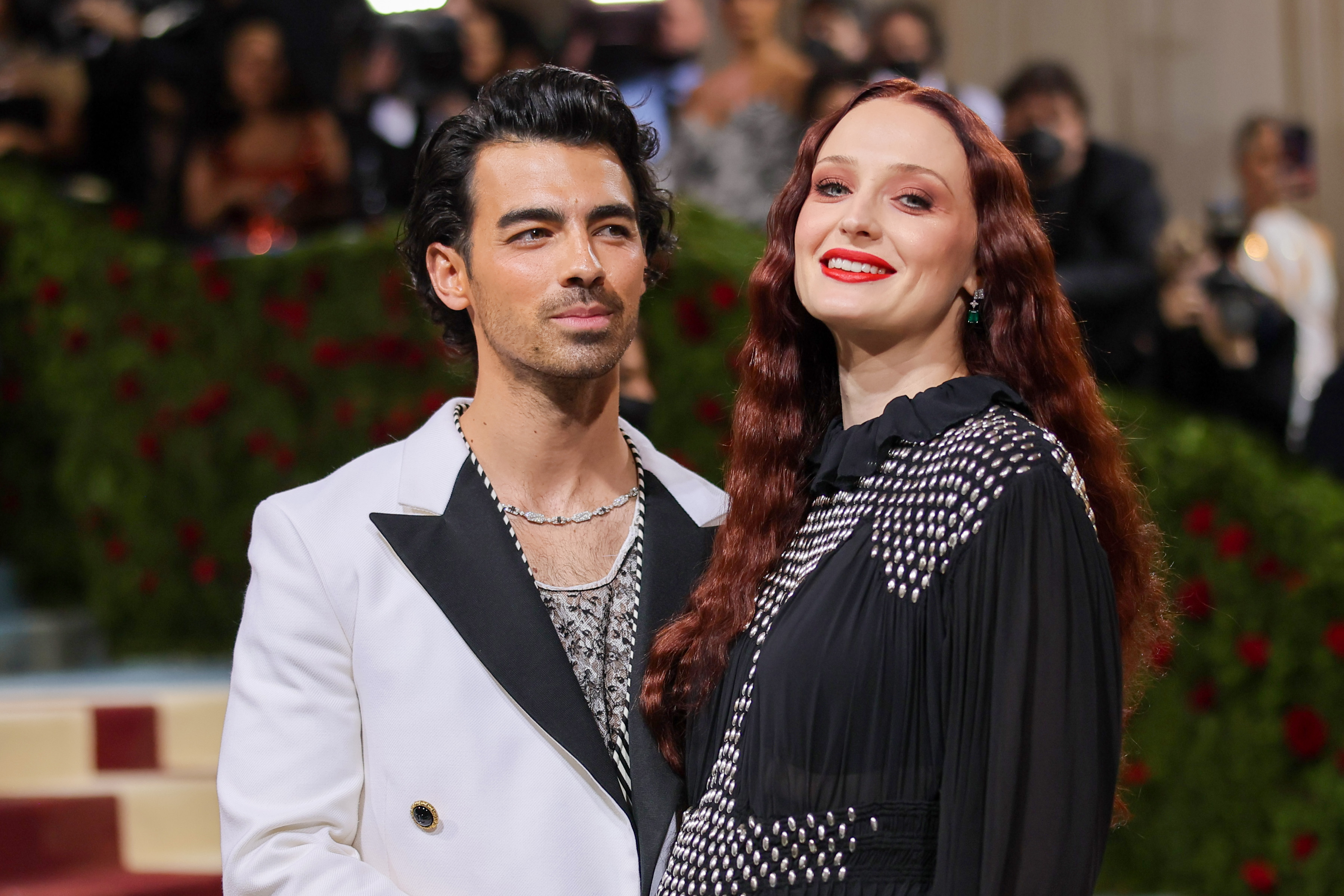 Joe Jonas and Sophie Turner on the red carpet.