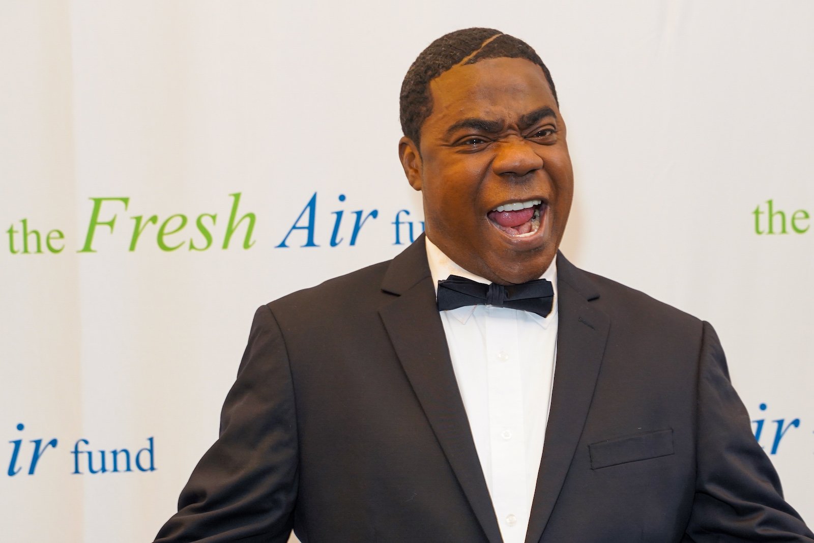 Tracy Morgan Belts out U2’s ‘With Or Without You’ While Waiting for a Flight