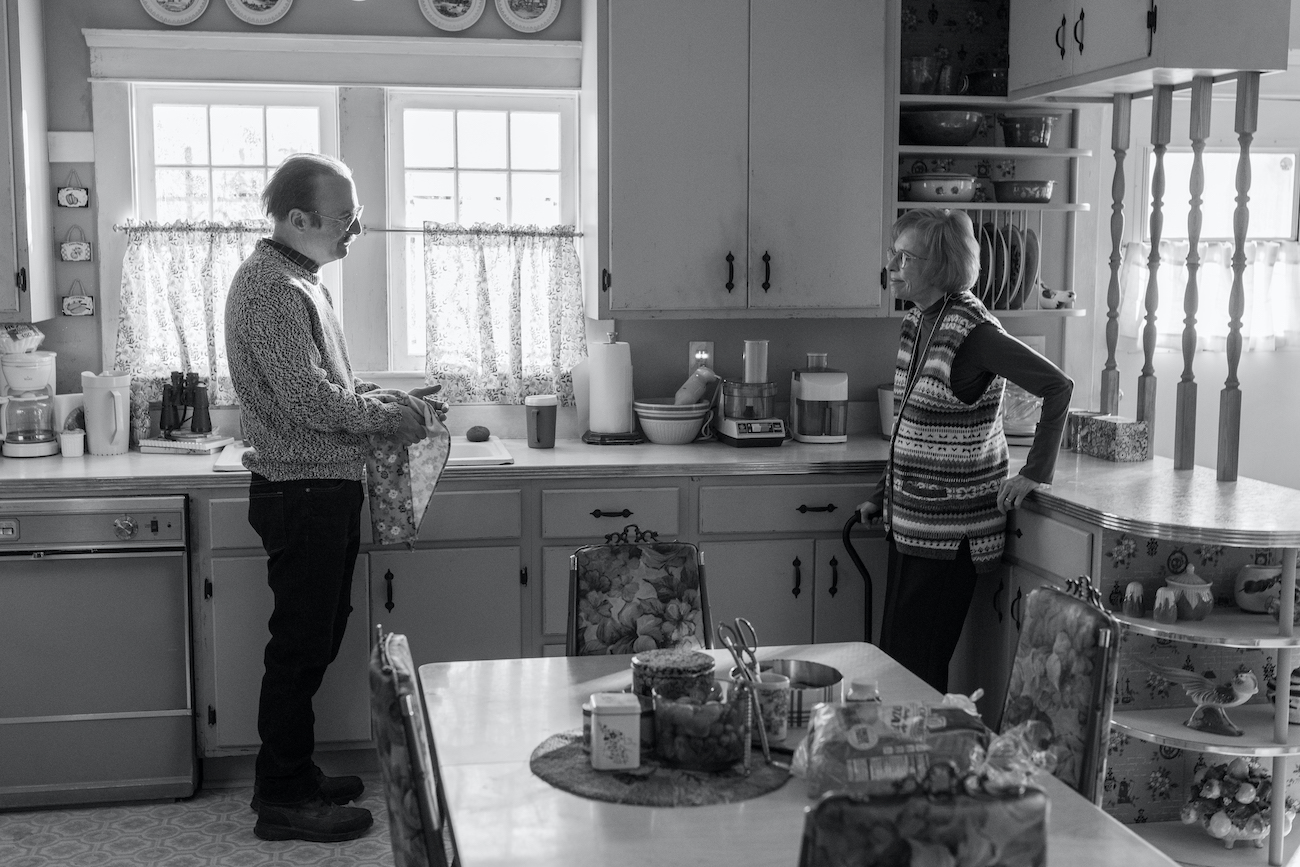 Gene (Bob Odenkirk) in Marion's (Carol Burnett) kitchen in 'Better Call Saul' Season 6 Episode 10