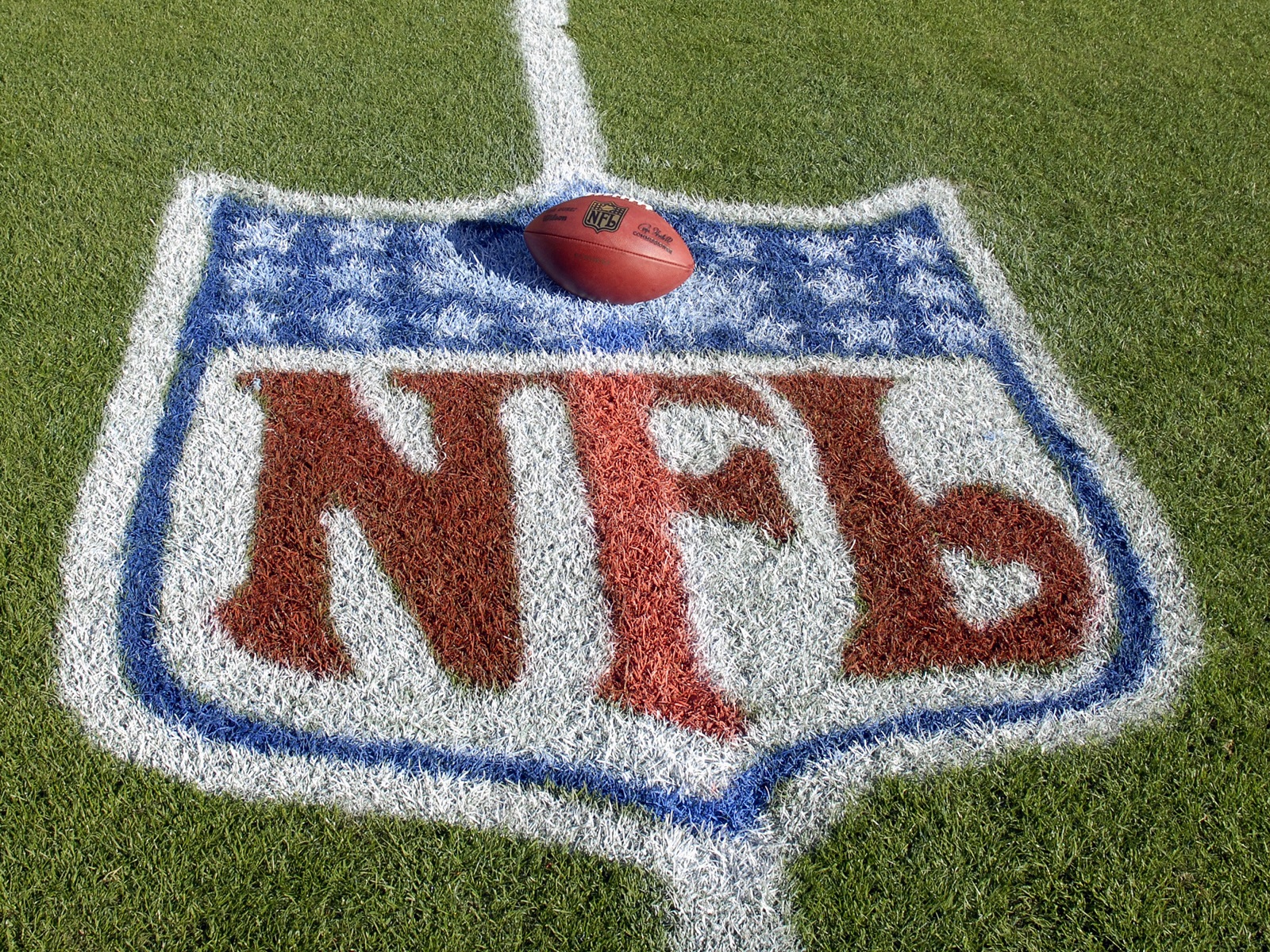 NFL Sunday Ticket heading to streaming service, new partner to be