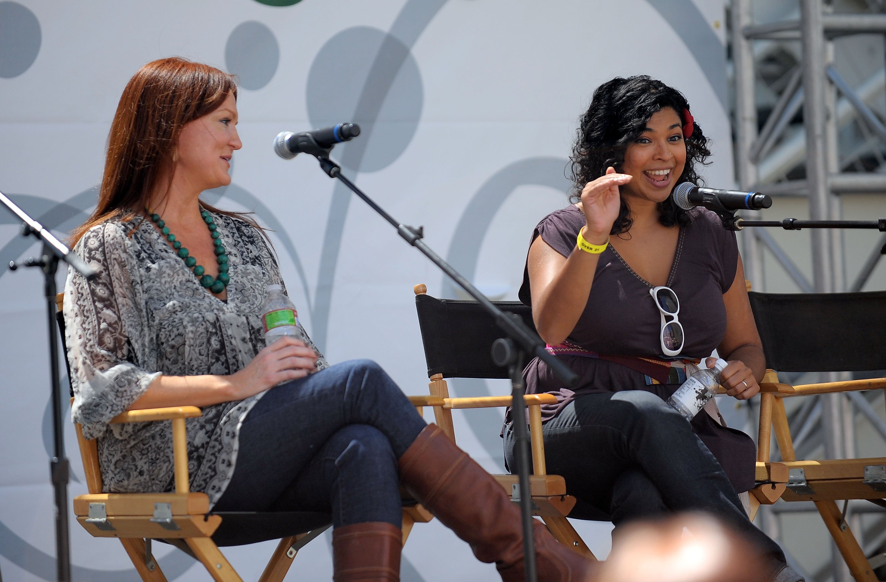 Food Network stars Aarti Sequeira, right, with 'The Pioneer Woman' star Ree Drummond.