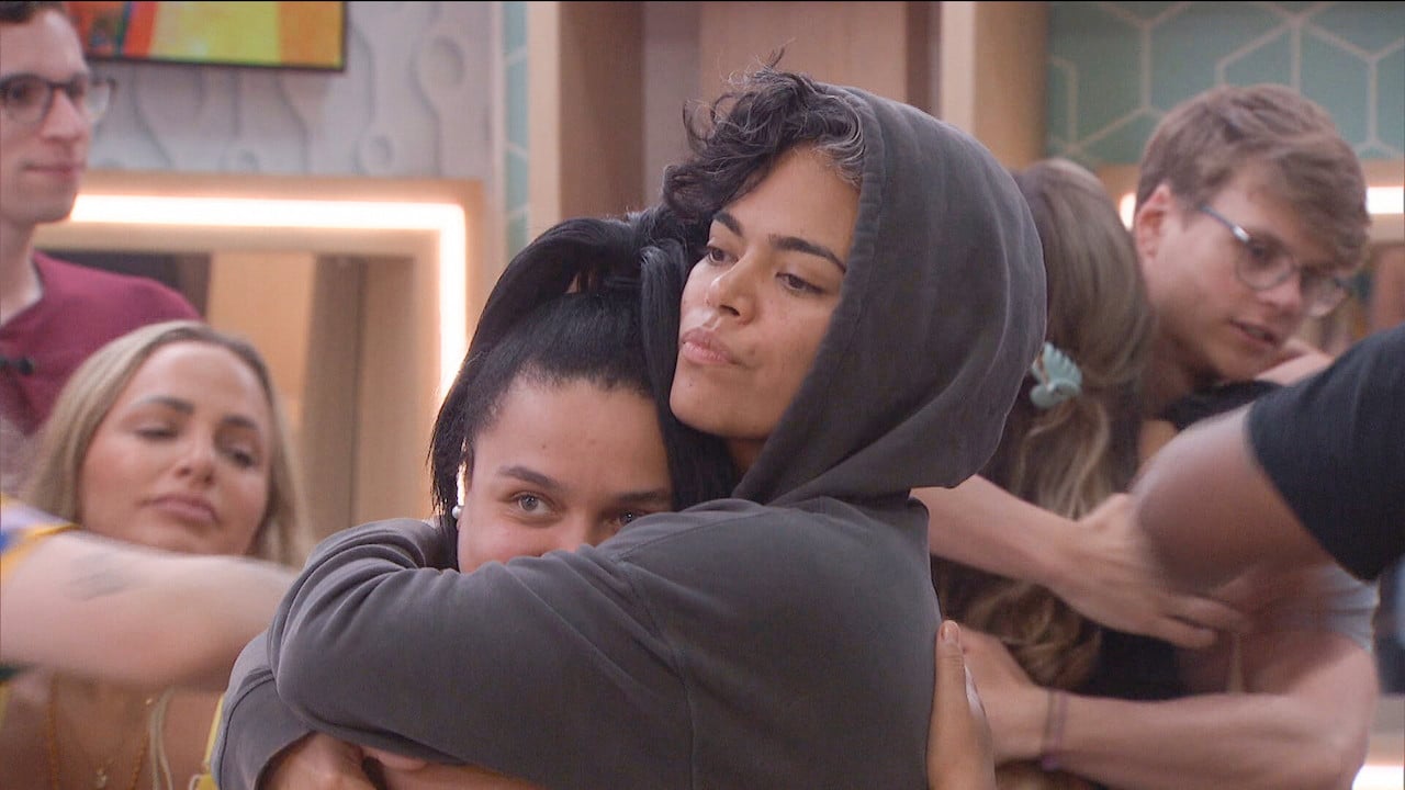 Nicole Layog hugs Jasmine Davis as the rest of the cast hug after the eviction on 'Big Brother 24'.