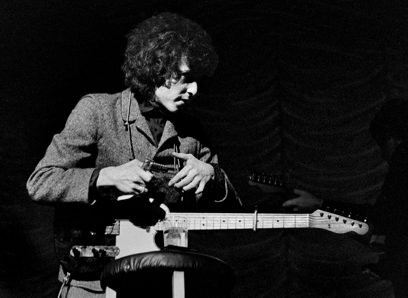 Bob Dylan performing in 1966.