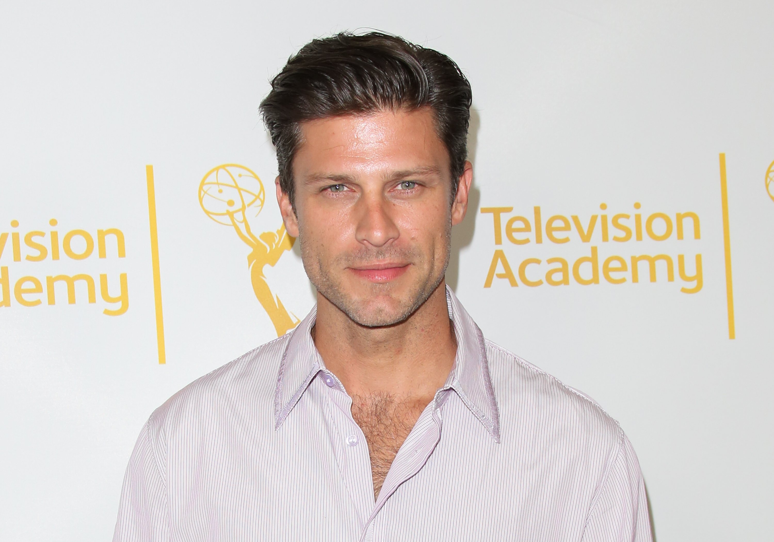'Days of Our Lives' hunk Eric Brady catches the eye of Salem's new detective Jada Hunter.