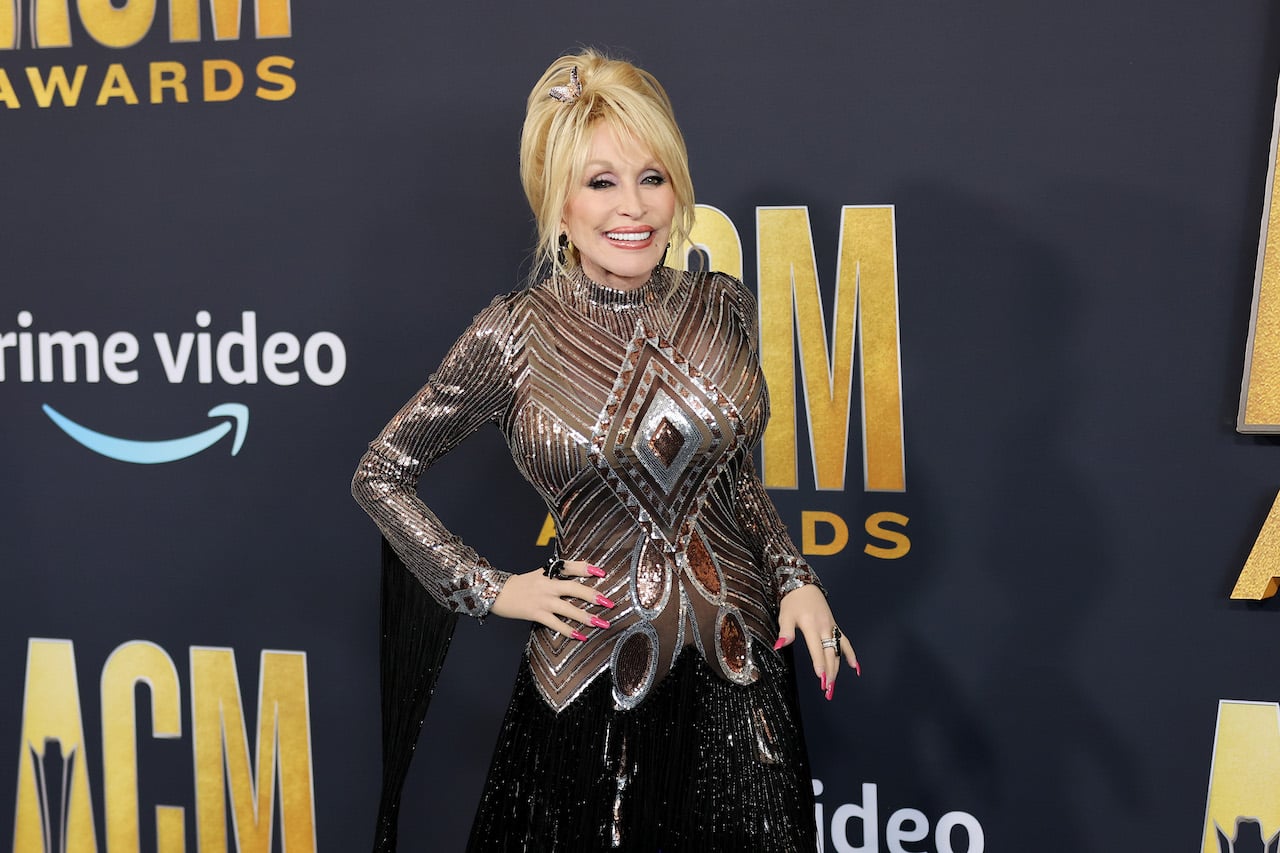 Dolly Parton reminds fans she's not dumb — and neither is she blonde