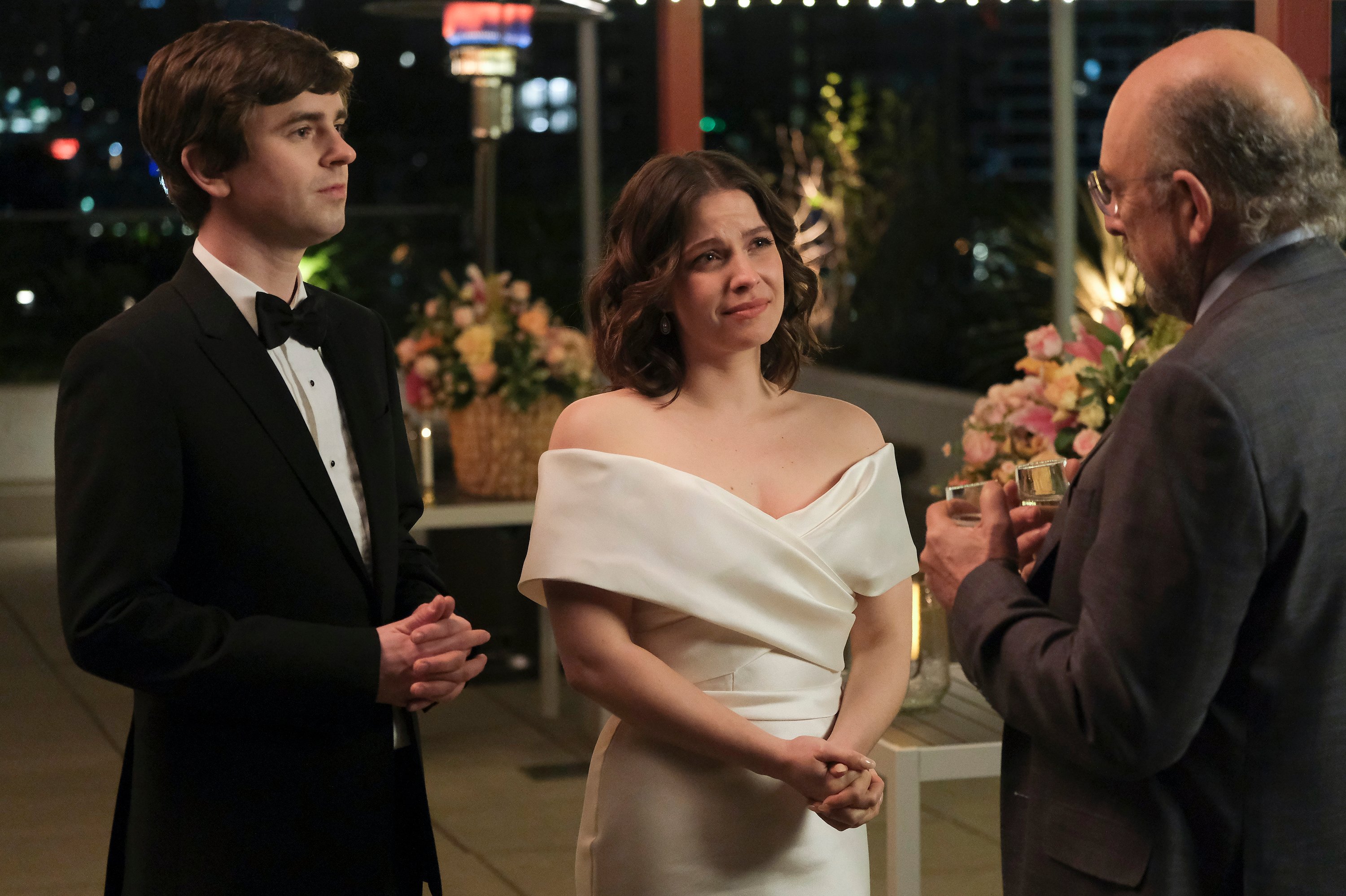 Freddie Highmore as Shaun Murphy, Paige Spara as Lea Dilallo, and Richard Schiff as Dr. Glassman.