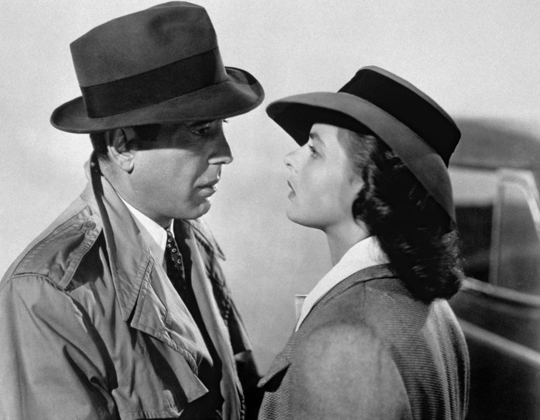 Humphrey Bogart and Ingrid Bergman in 'Casablanca' directed by Michael Curtiz