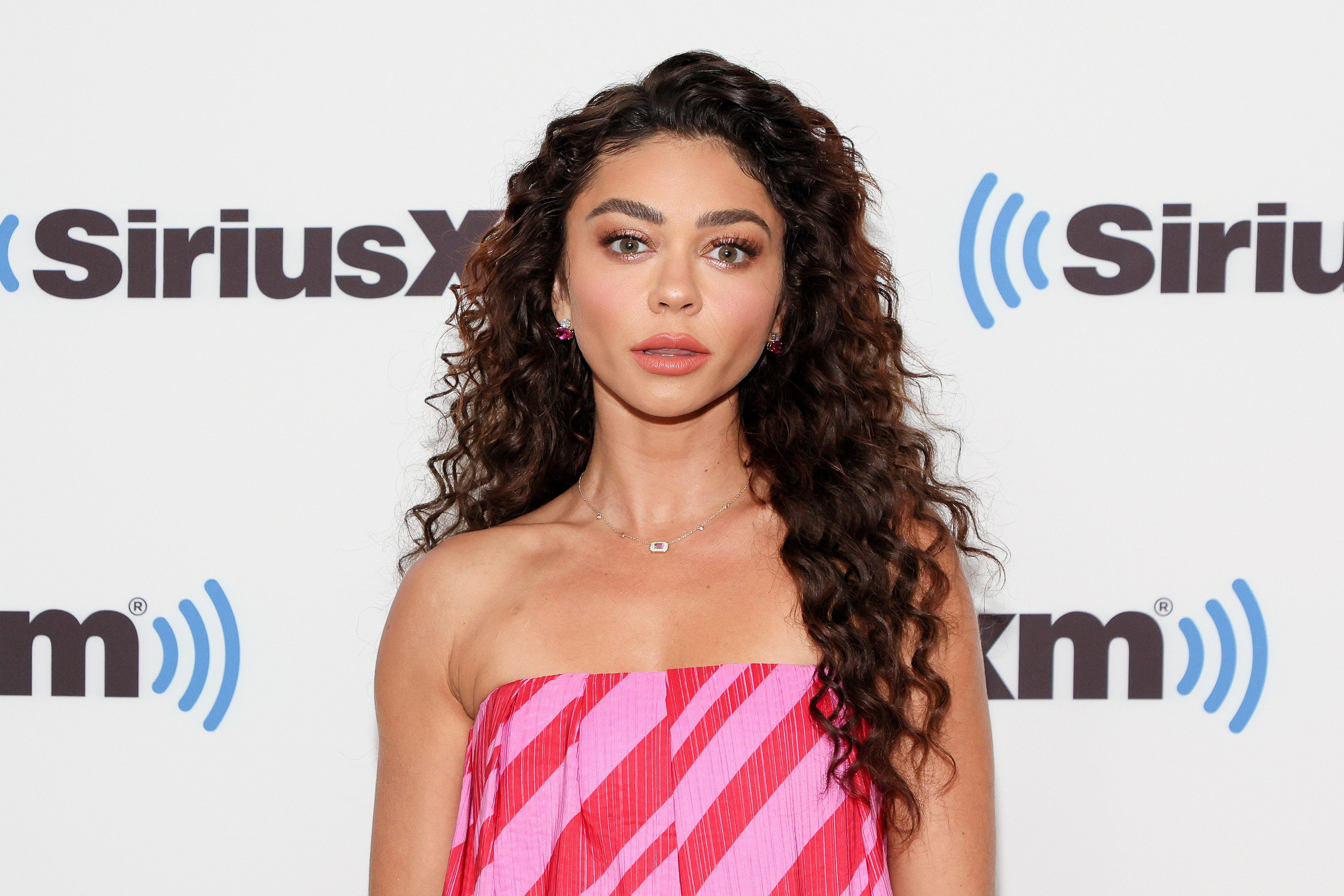 Sarah Hyland, who hosts 'Love Island USA' Season 4 on Peacock, wears a