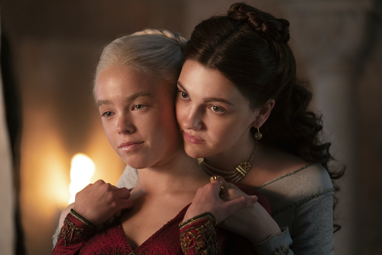 Milly Alcock comme Rhaenyra et Emily Carey comme Alicent dans House of the Dragon
