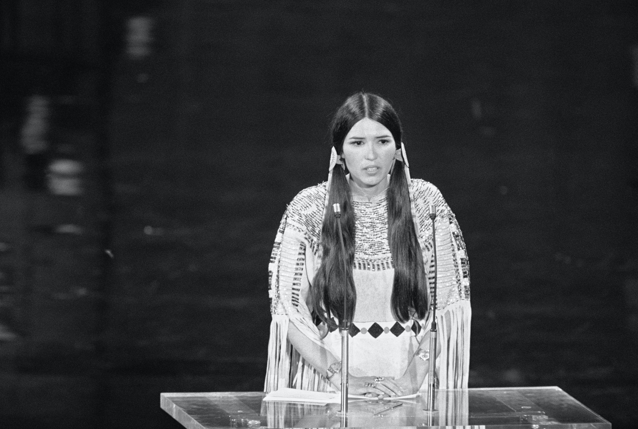 Sacheen Littlefeather refuses the Best Actor award in place of Marlon Brando at the 1973 Academy Awards