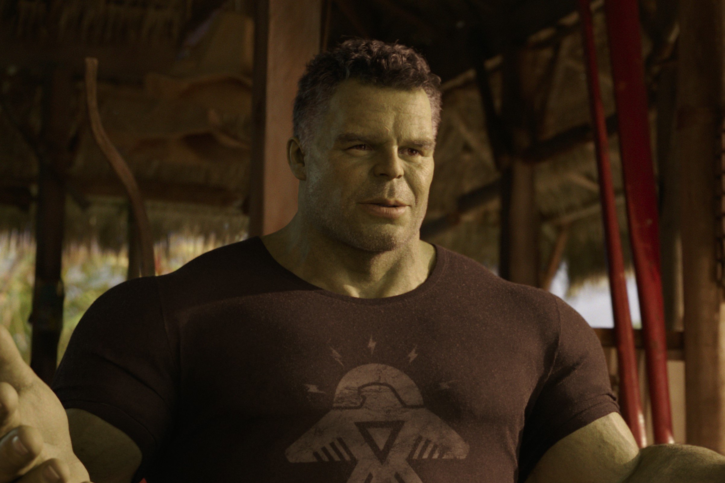 Mark Ruffalo, who cameos as Bruce Banner/Hulk in 'She-Hulk' on Disney+, wears a dark gray shirt as Smart Hulk.