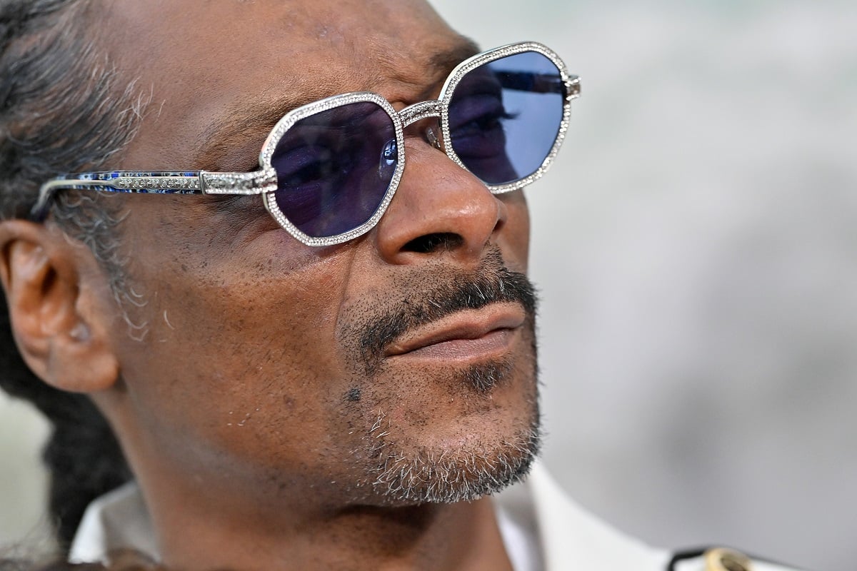 Snoop Dogg posing at the world premiere of Netflix.