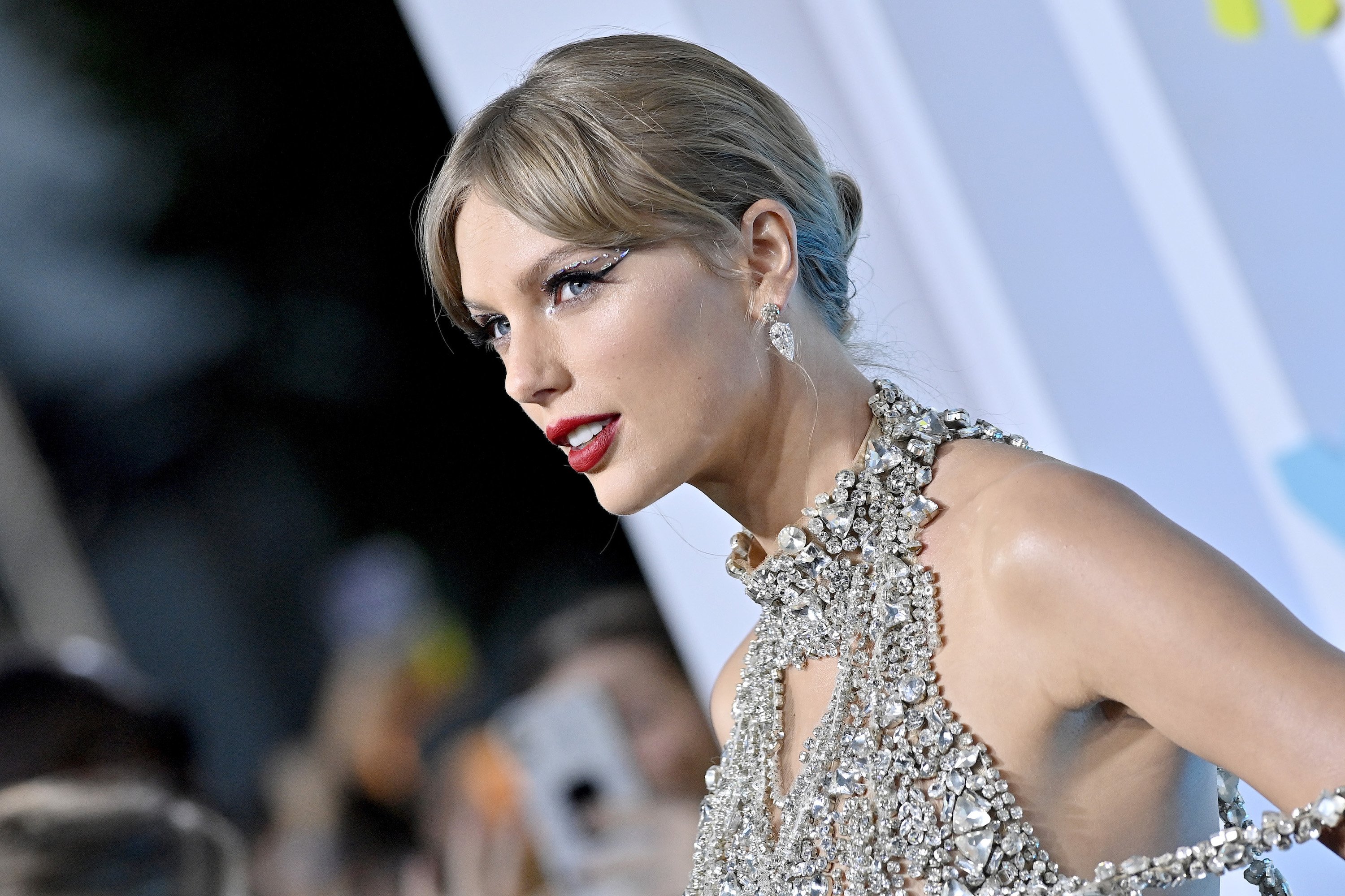 Taylor Swift attends the 2022 MTV Video Music Awards at Prudential Center