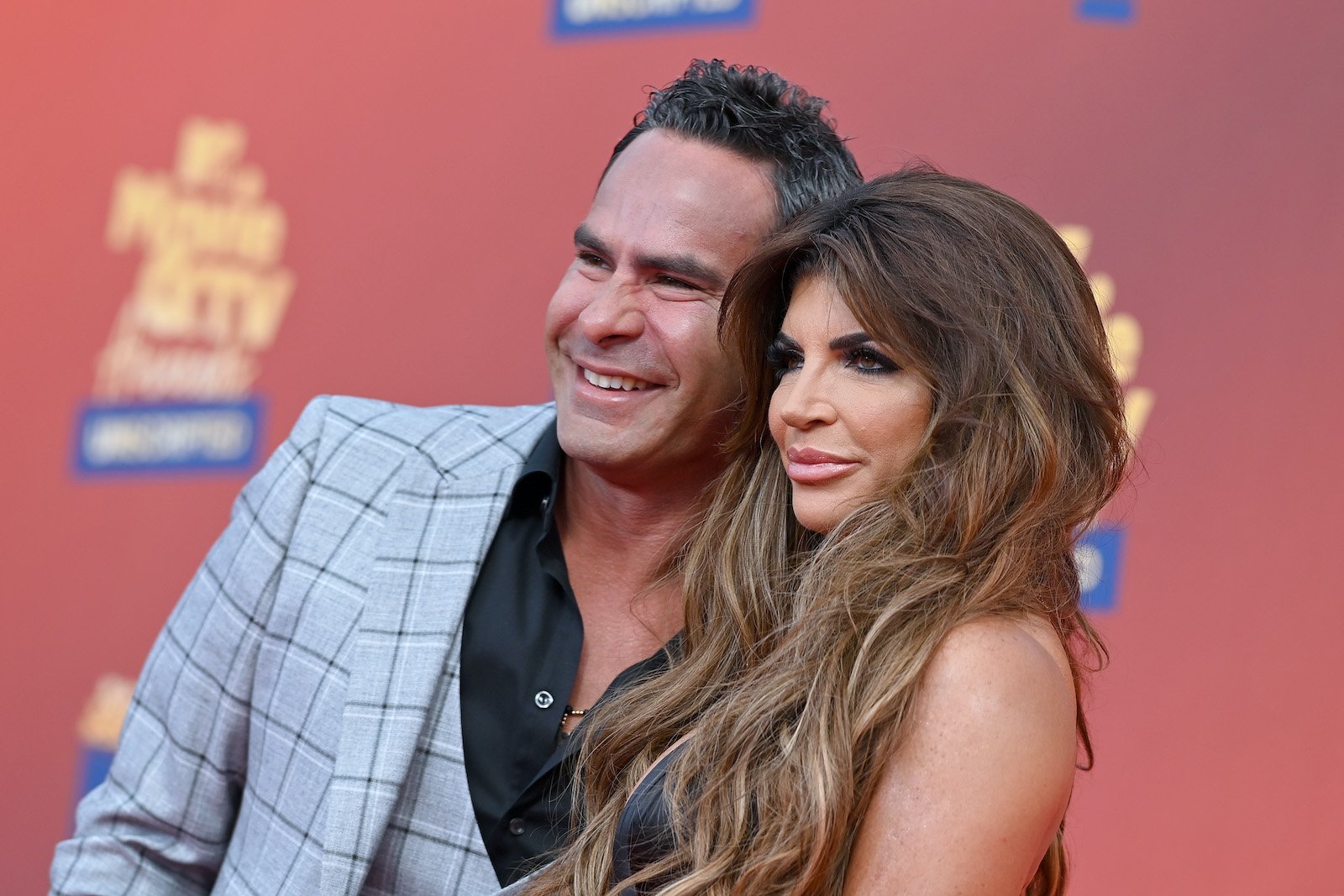 Luis Ruelas and Teresa Giudice on the red carpet at the MTV Awards
