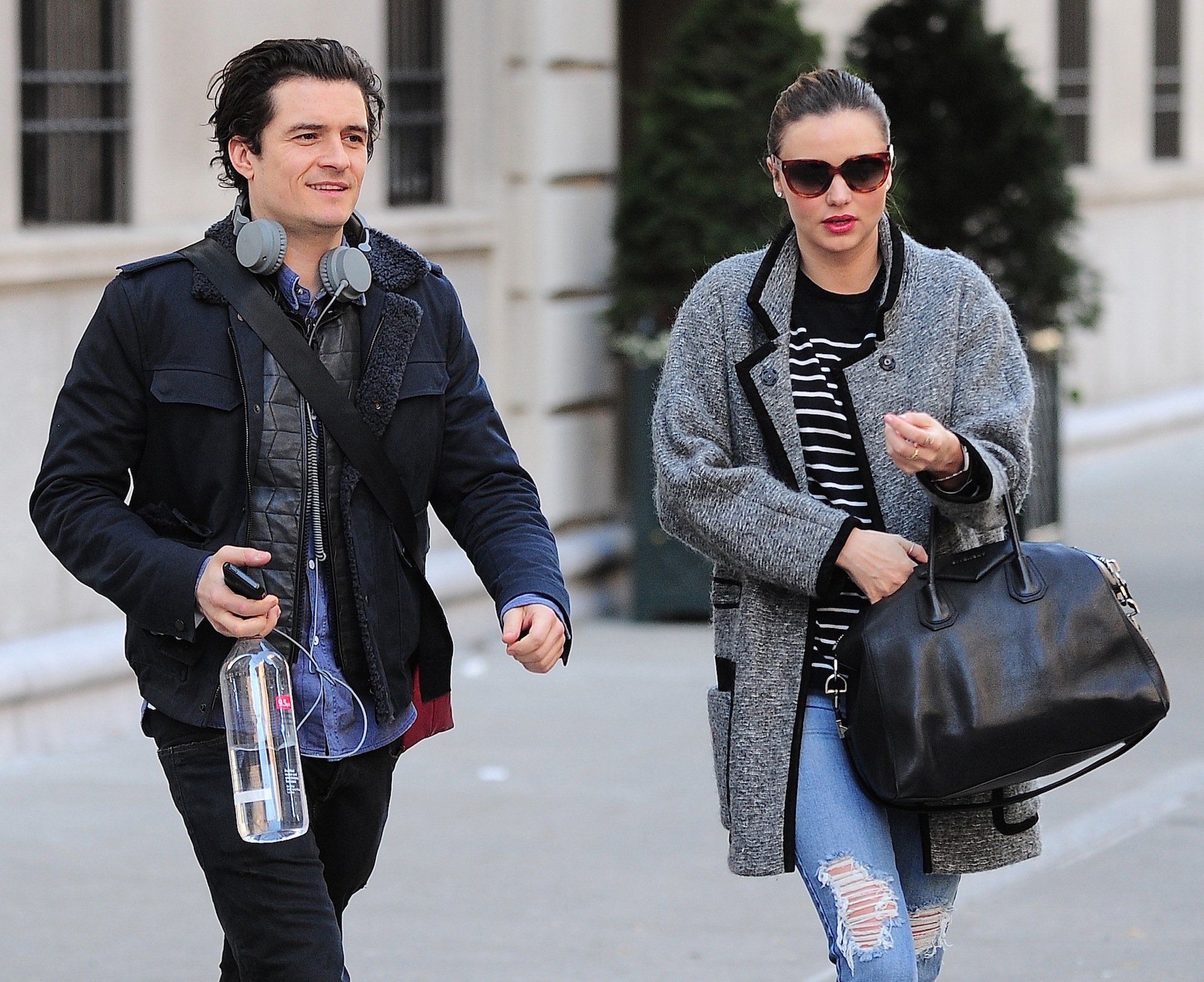 Orlando Bloom and Miranda Kerr walking in New York City.