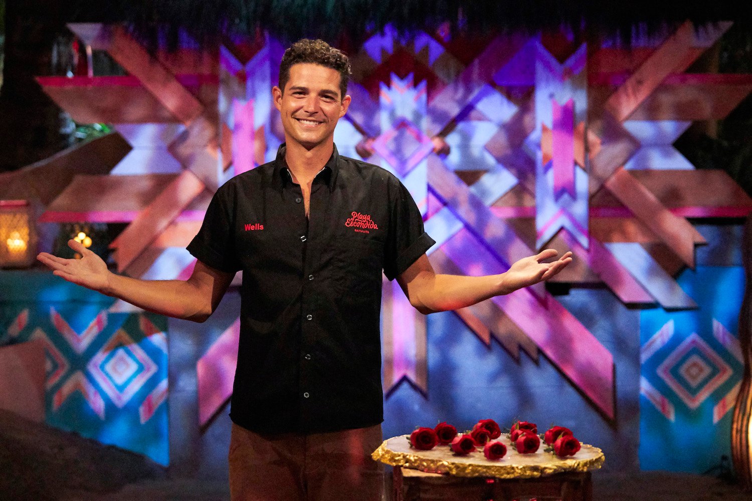Wells Adams, the bartender of 'Bachelor in Paradise' Season 8, smiling