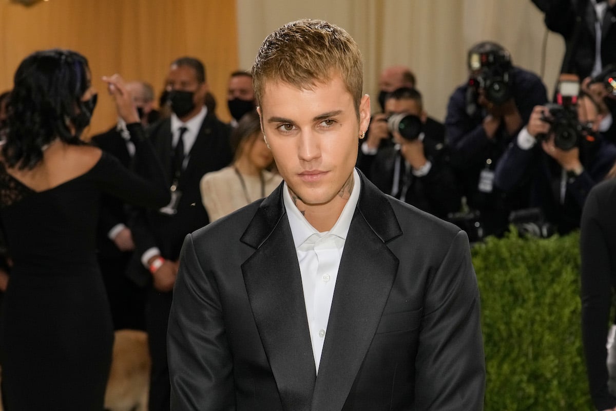 Justin Bieber, who owns two Savannah breed pet cats, at an event.