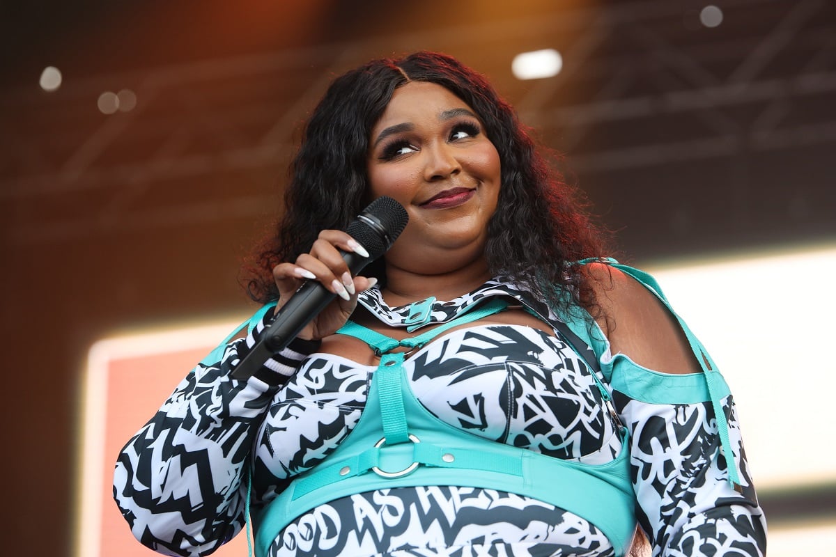 How Lizzo Maintains a Healthy Relationship With Social Media: ‘I Have a Therapist’