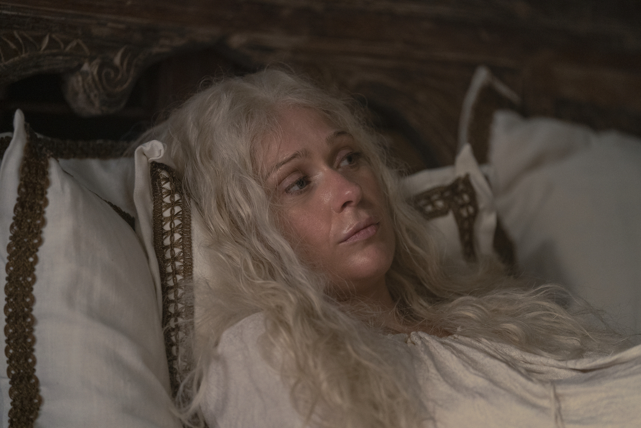 Queen Aemma (Sian Brooke) in the birthing bed in 'House of the Dragon'
