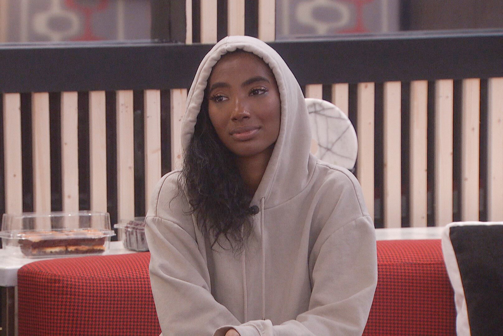 Taylor Hale, who stars in 'Big Brother 24' on CBS, wears a light gray hoodie.