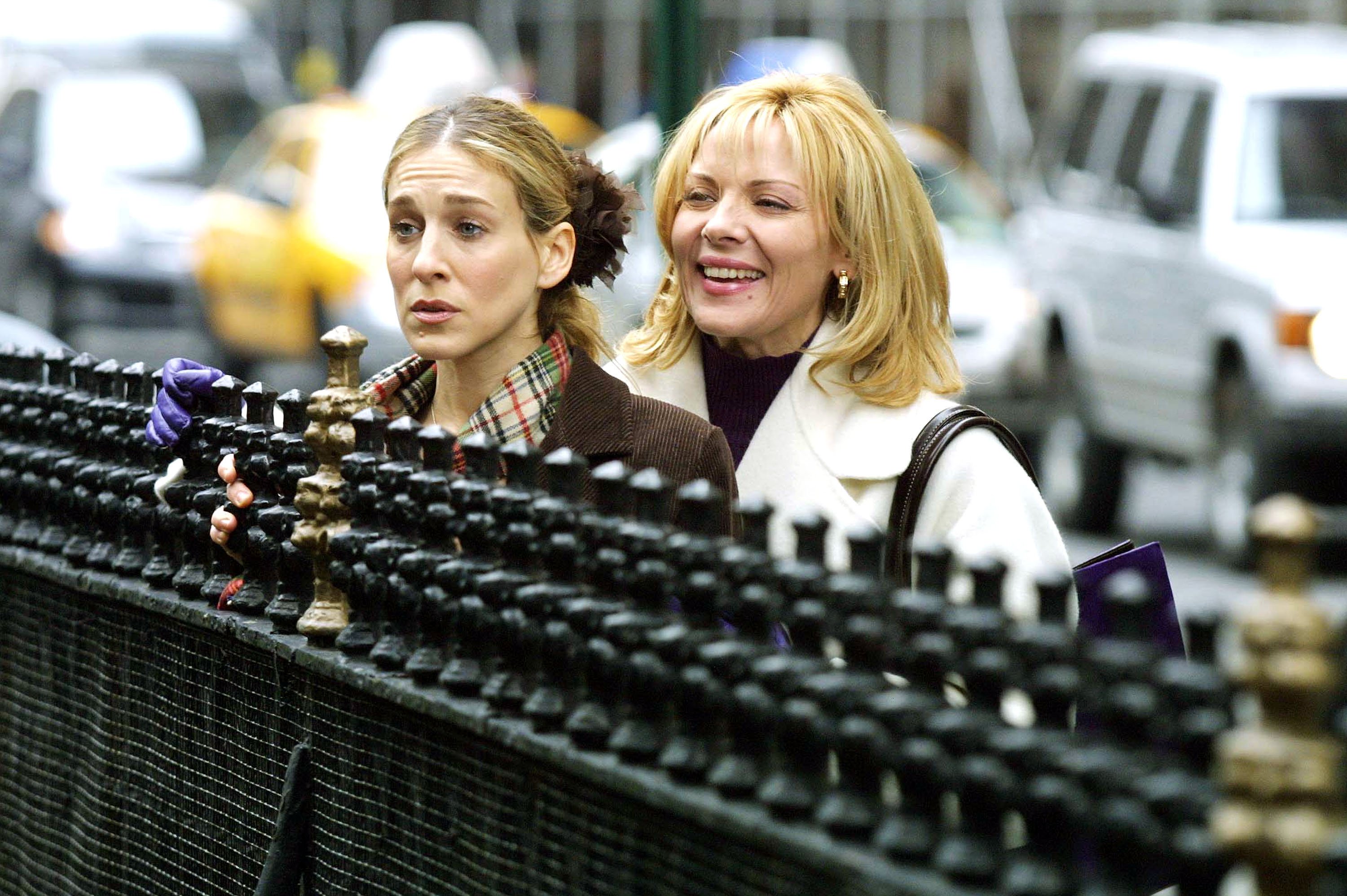 Sarah Jessica Parker and Kim Cattrall in a scene for