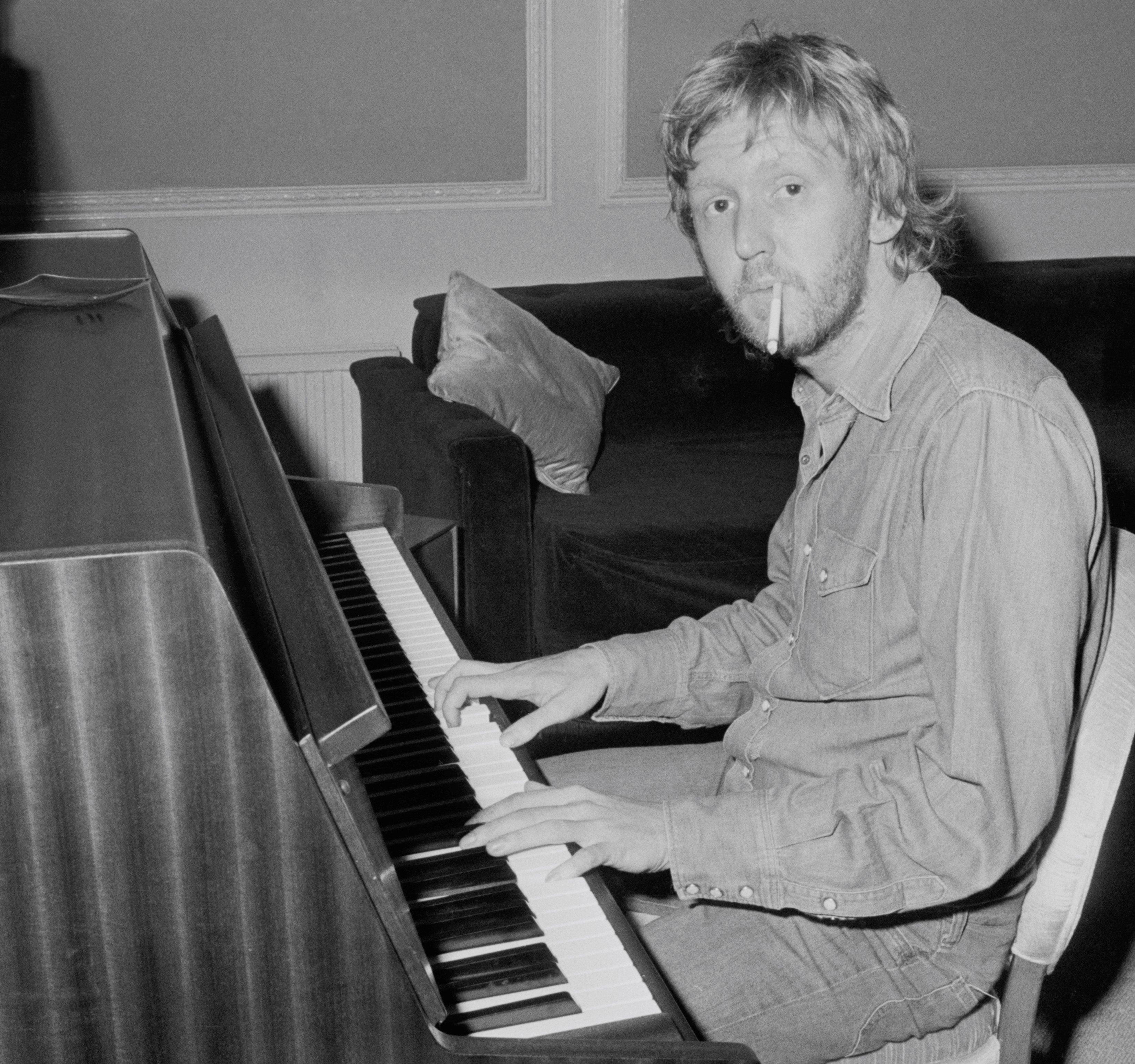 Harry Nilsson at a piano