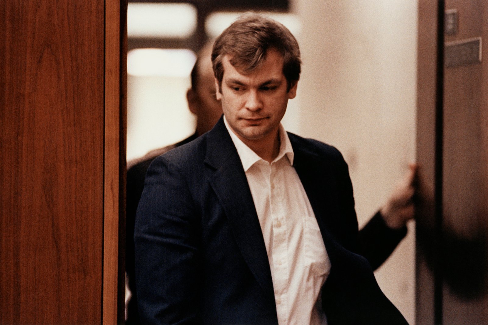 Jeffrey Dahmer walking in court