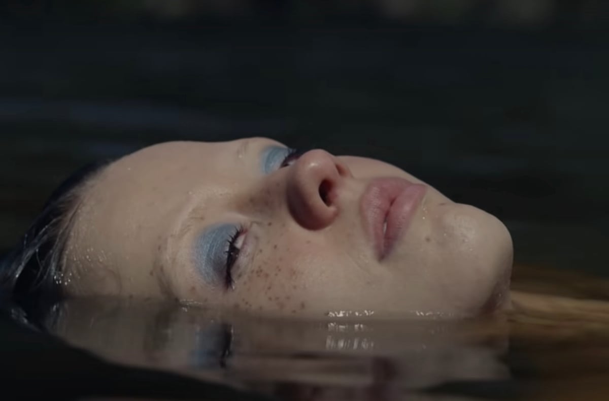 Mia Goth films a scary scene for Pearl, the prequel to X