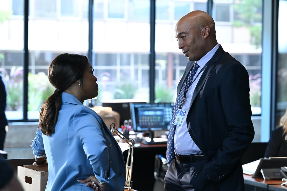 Niecy Nash-Betts looking at James Lesure in the series premiere of 'The Rookie: Feds' 