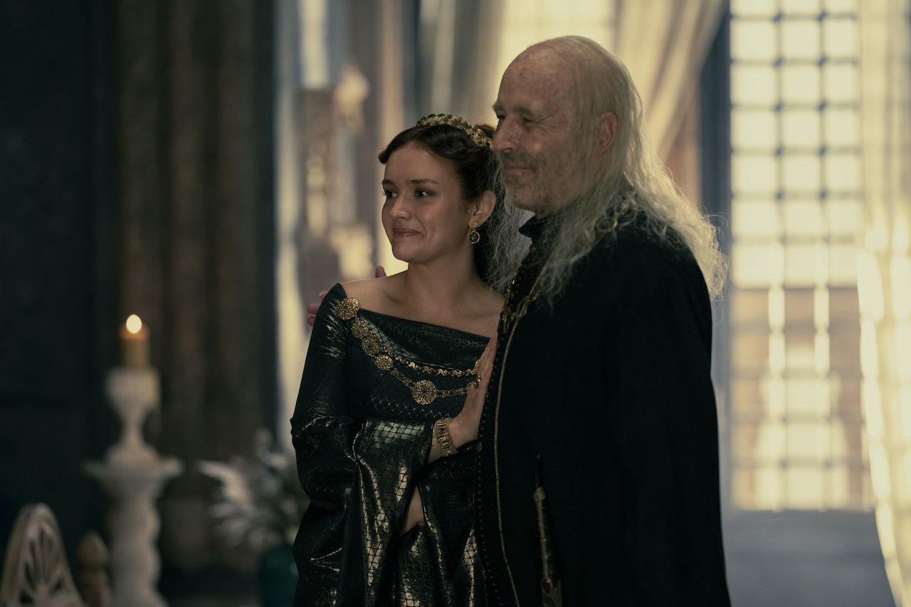 Olivia Cooke as Alicent and Paddy Considine as Viserys in episode 6 of House of the Dragon