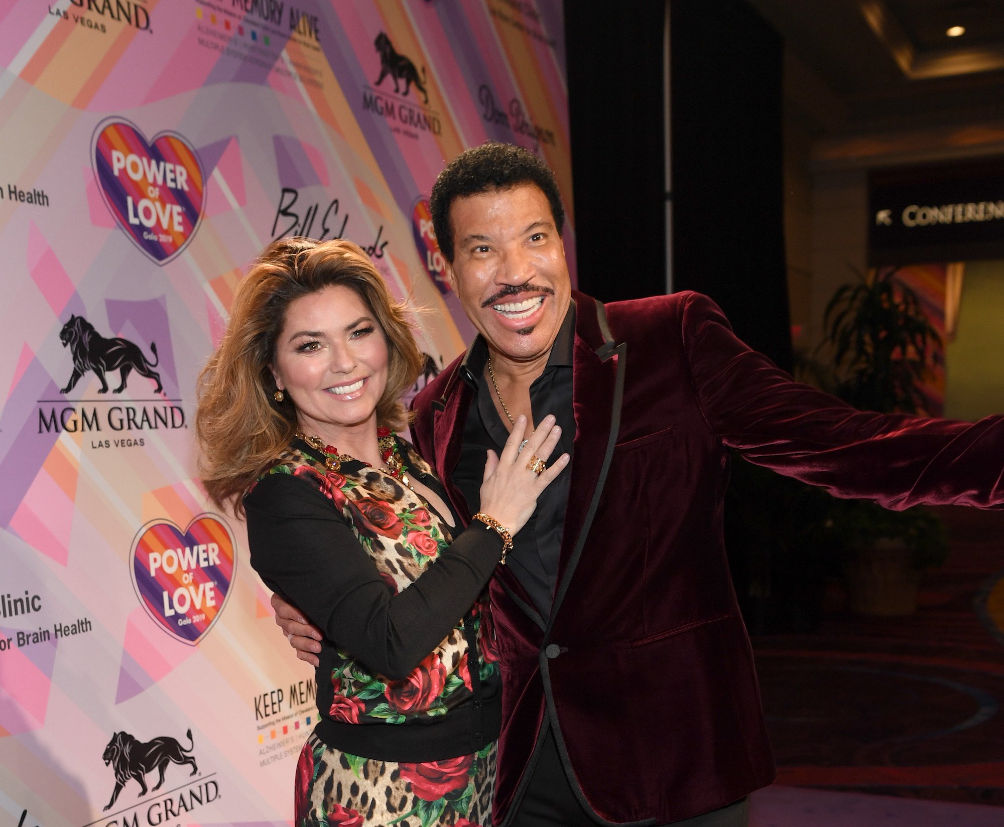 Shania Twain and Lionel Richie photographed together