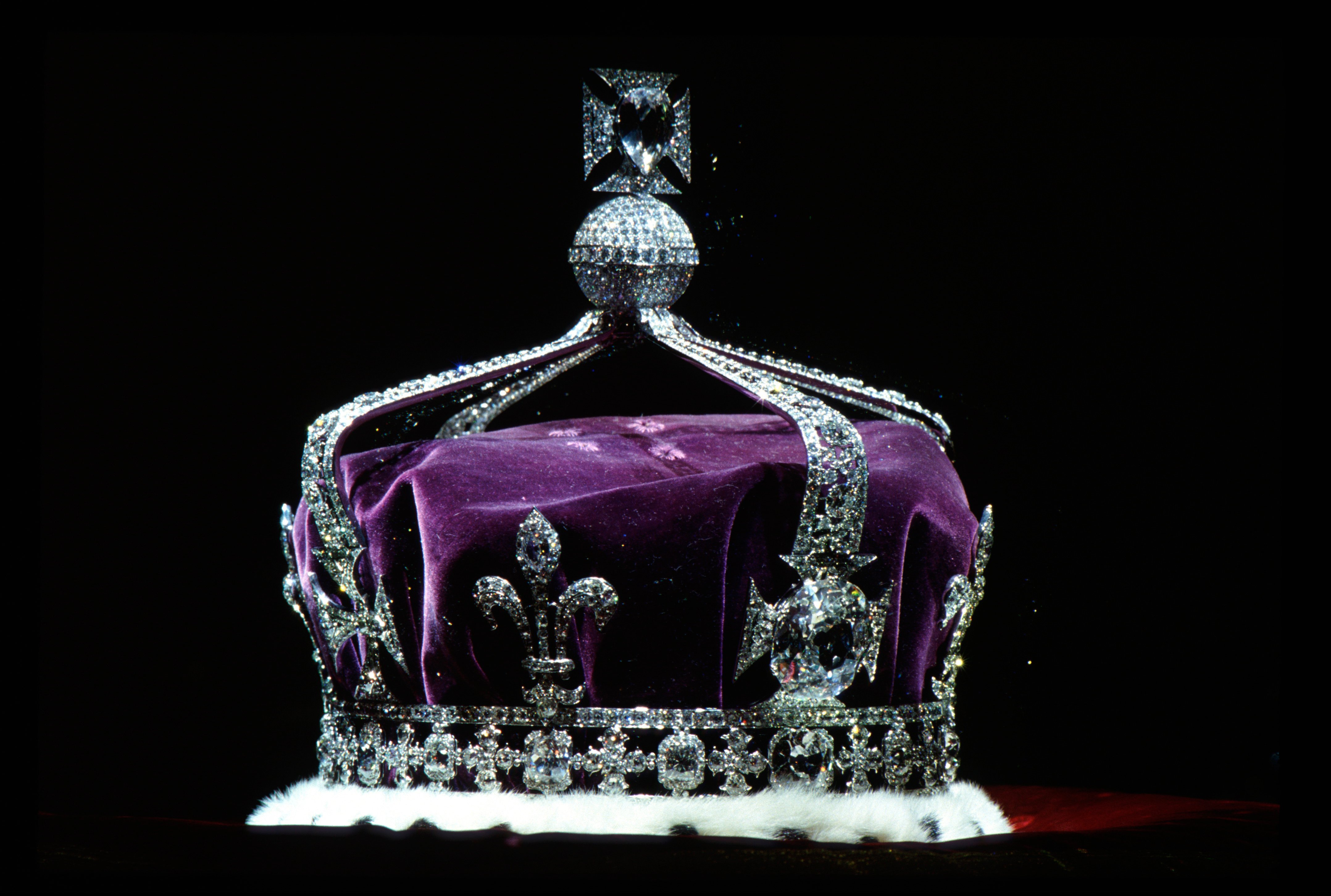 The crown worn by Queen Elizabeth II's mother containing the Kohinoor diamond